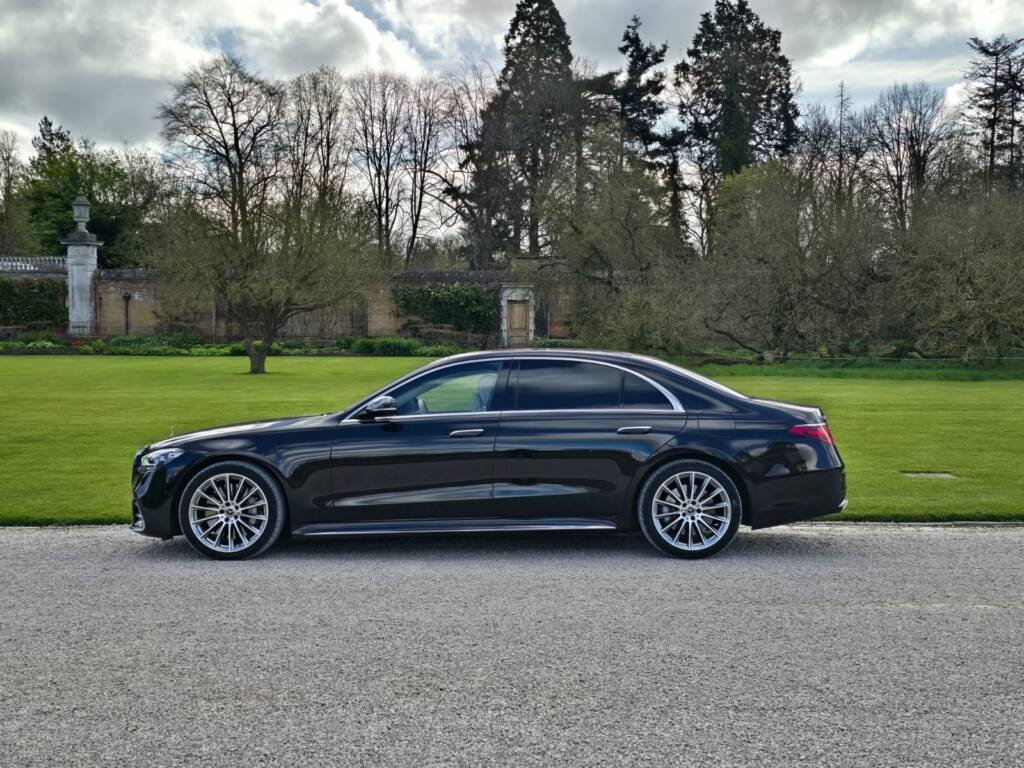 Mercedes S-Class luxury chauffeur vehicle in London for VIP travel, executive transfers and business meetings.